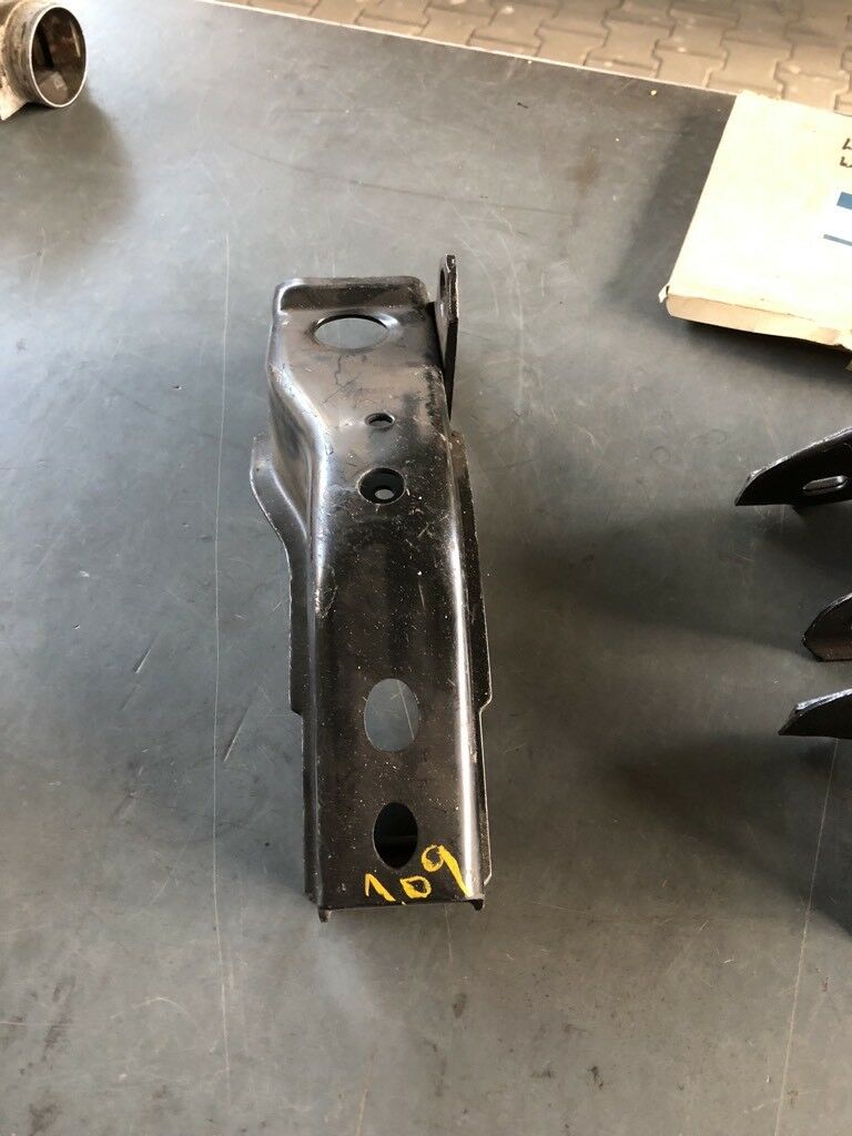 Opel Kadett E Motor Aufhängung hinten NEU Original GM
