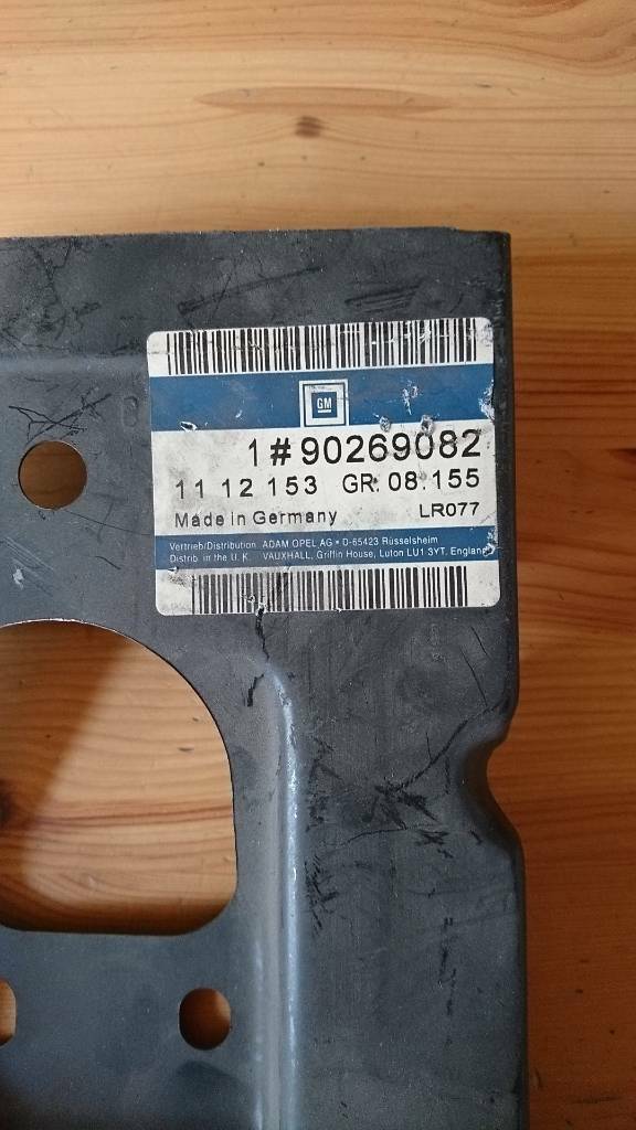 Vectra A Stütze Radeinbau vorne rechts neu original GM