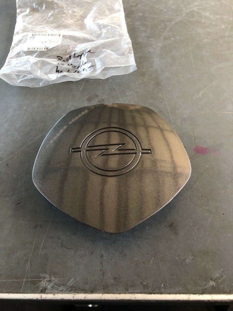 Opel Kadett E Radkappe NEU Original GM
