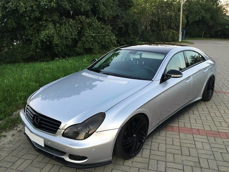Front Ansatz für MERCEDES CLS C219 Serie Carbon Look