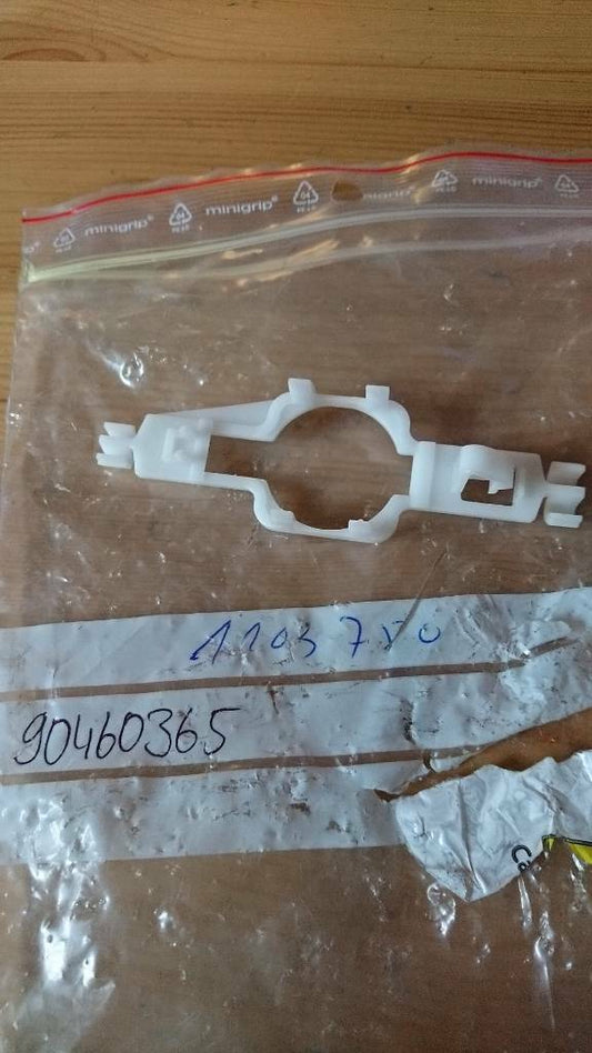 Omega B Klemme Clip Befestigung Zierleiste Kotflügel neu GM