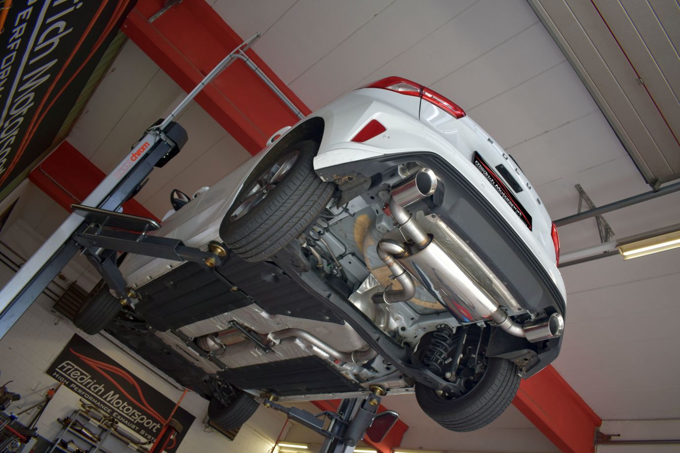 Friedrich Motorsport Gruppe A Duplex-Anlage Ford Focus IV 5-Türer DEH