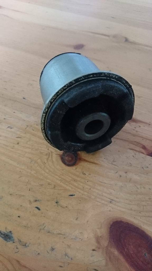 Vectra B Dämpfungsbuchse Querlenker hinten neu original GM