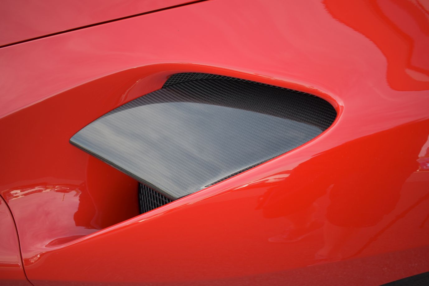 Friedrich Motorsport Luftführungscover Seitenteil (Satz) in Sichtcarbon Ferrari 488 GTB