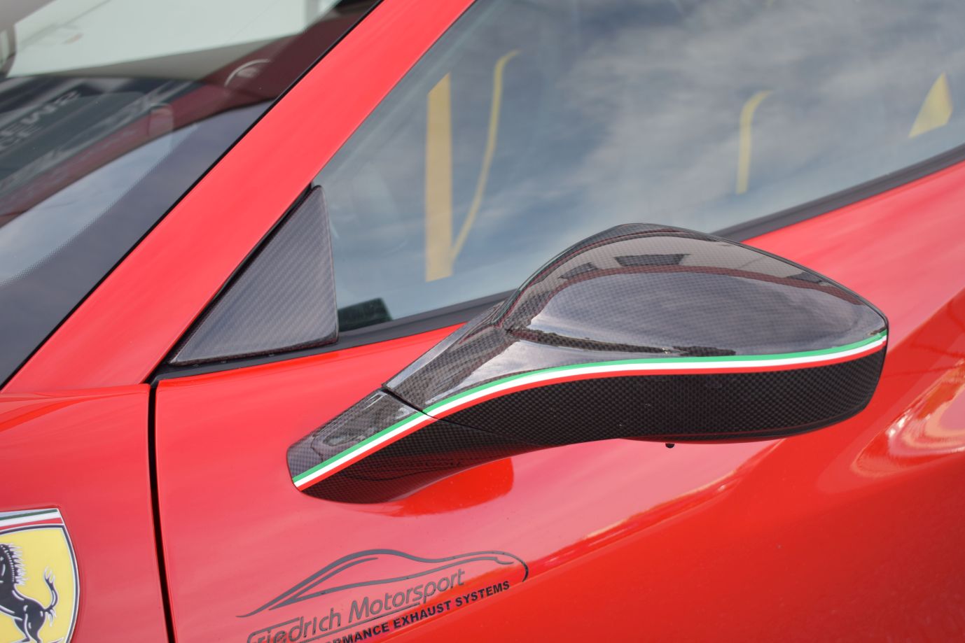 Friedrich Motorsport Spiegelgehäuse komplett in Sichtcarbon Ferrari 488 GTB