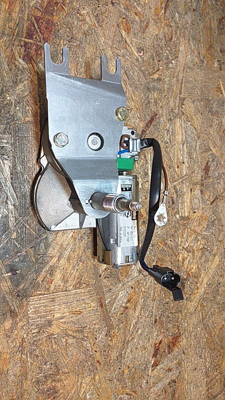 Astra F Caravan Wischermotor hinten original GM Opel NEU