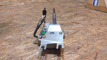 Astra F Caravan Wischermotor hinten original GM Opel NEU