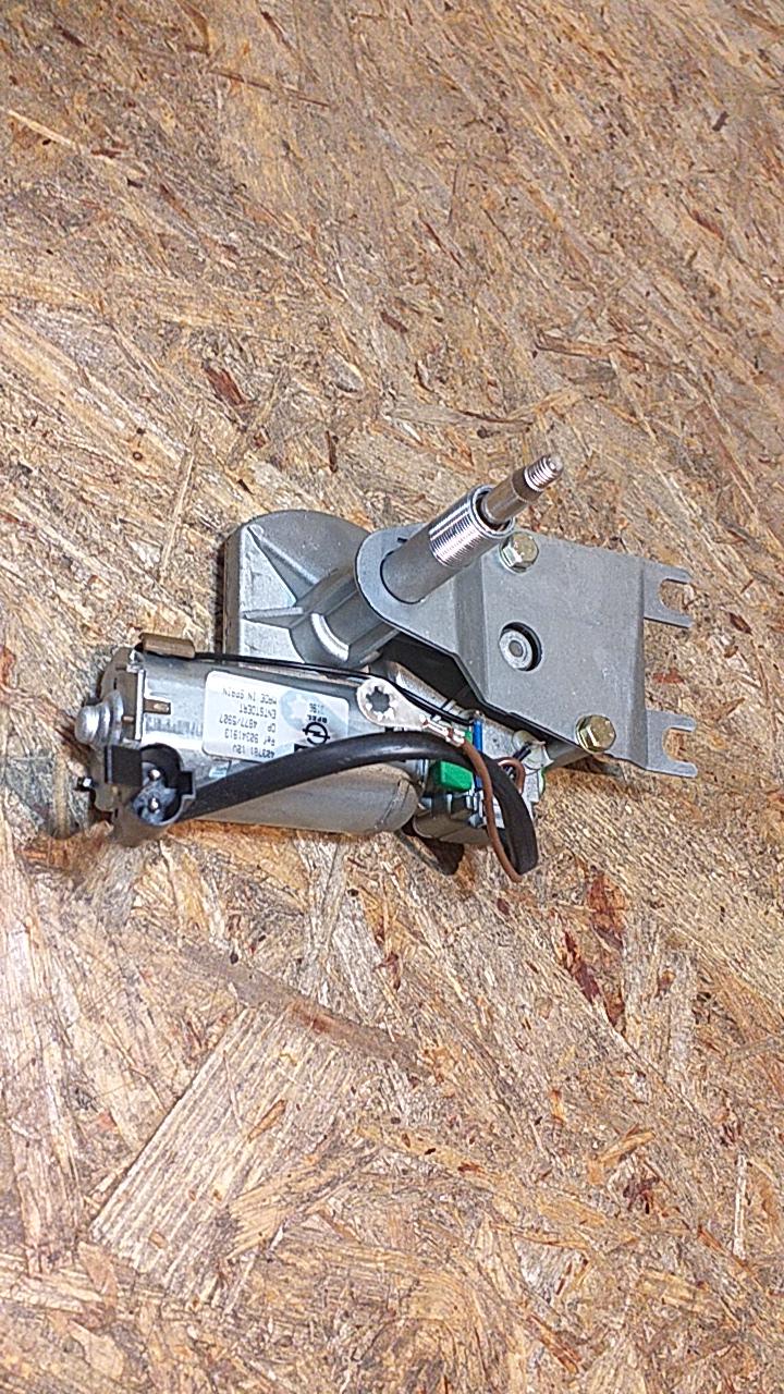 Astra F Caravan Wischermotor hinten original GM Opel NEU