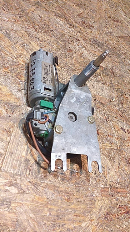 Vectra A Schrägheck Wischermotor hinten original GM Opel NEU