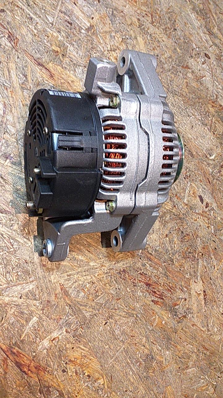 Astra F mit manueller Lenkung Lichtmaschine 70A 12V original GM Opel NEU