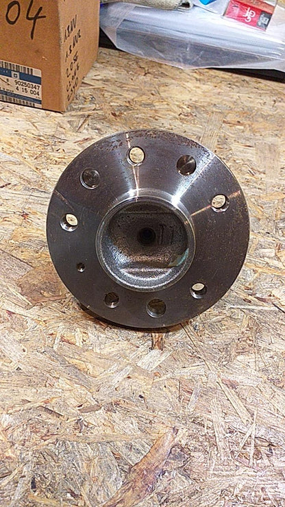 Omega A Radzapfen Hinterachse original GM Opel NEU