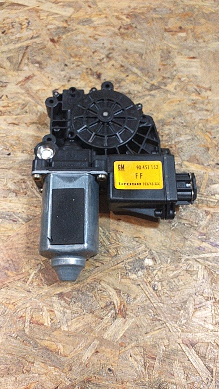 Astra F 3-Türer E-Fenstermotor vorne rechts original GM Opel NEU