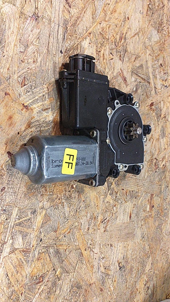 Astra F 3-Türer E-Fenstermotor vorne rechts original GM Opel NEU