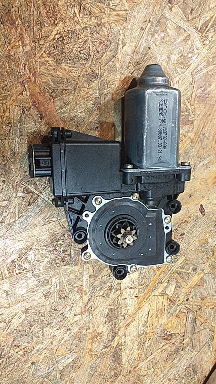 Astra F 3-Türer E-Fenstermotor vorne links original GM Opel NEU