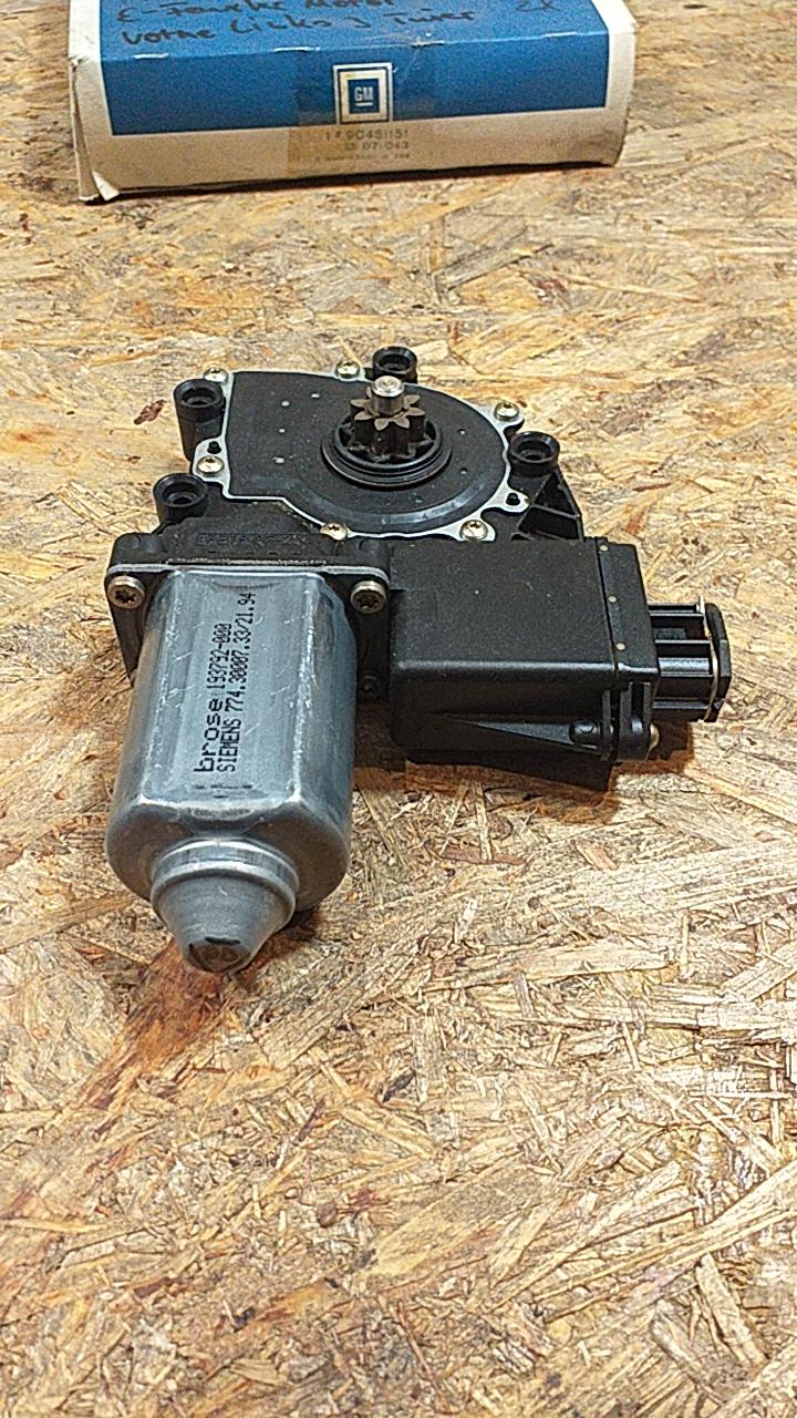 Astra F 3-Türer E-Fenstermotor vorne links original GM Opel NEU