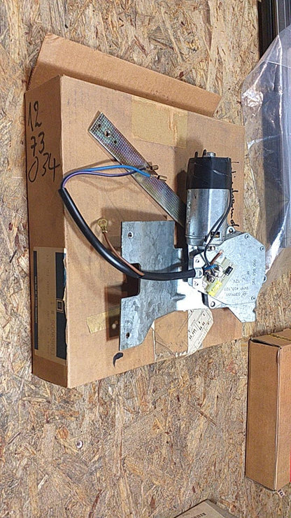 Kadett D Caravan Wischermotor hinten original GM Opel NEU