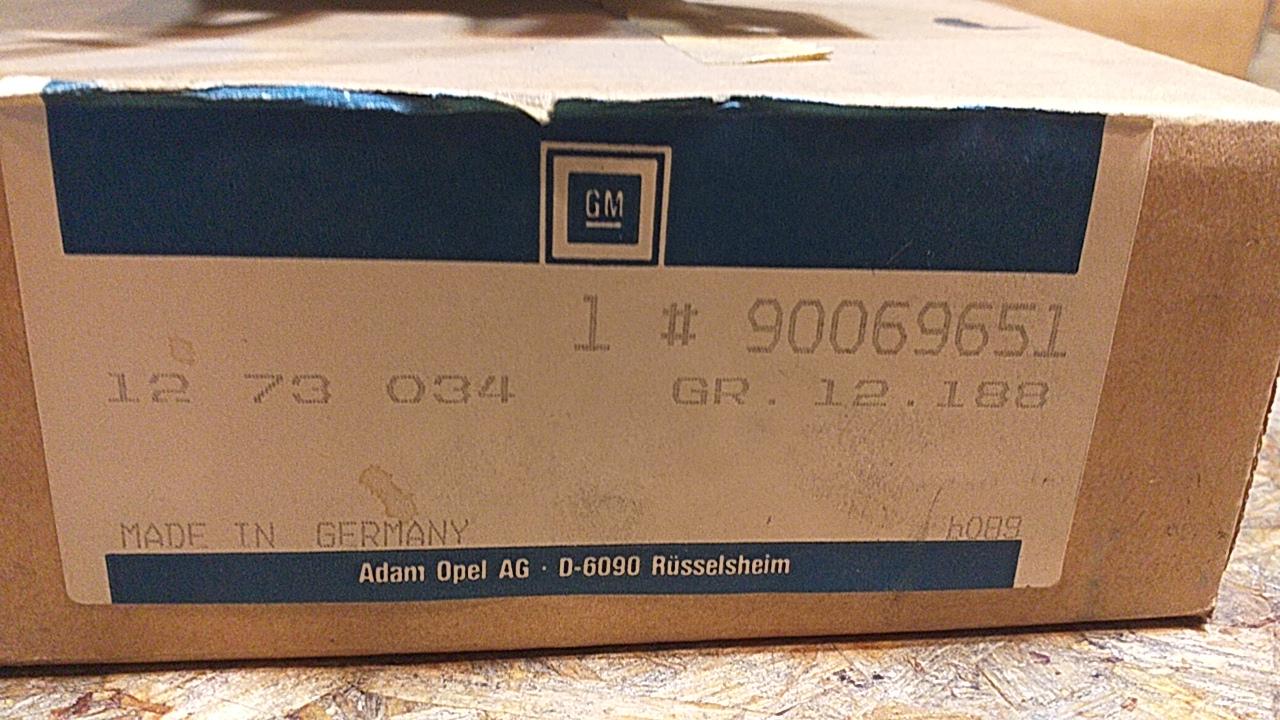 Kadett D Caravan Wischermotor hinten original GM Opel NEU