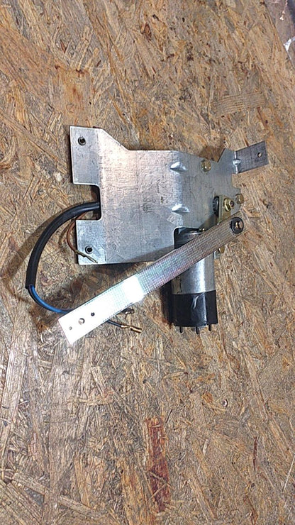 Kadett D Caravan Wischermotor hinten original GM Opel NEU