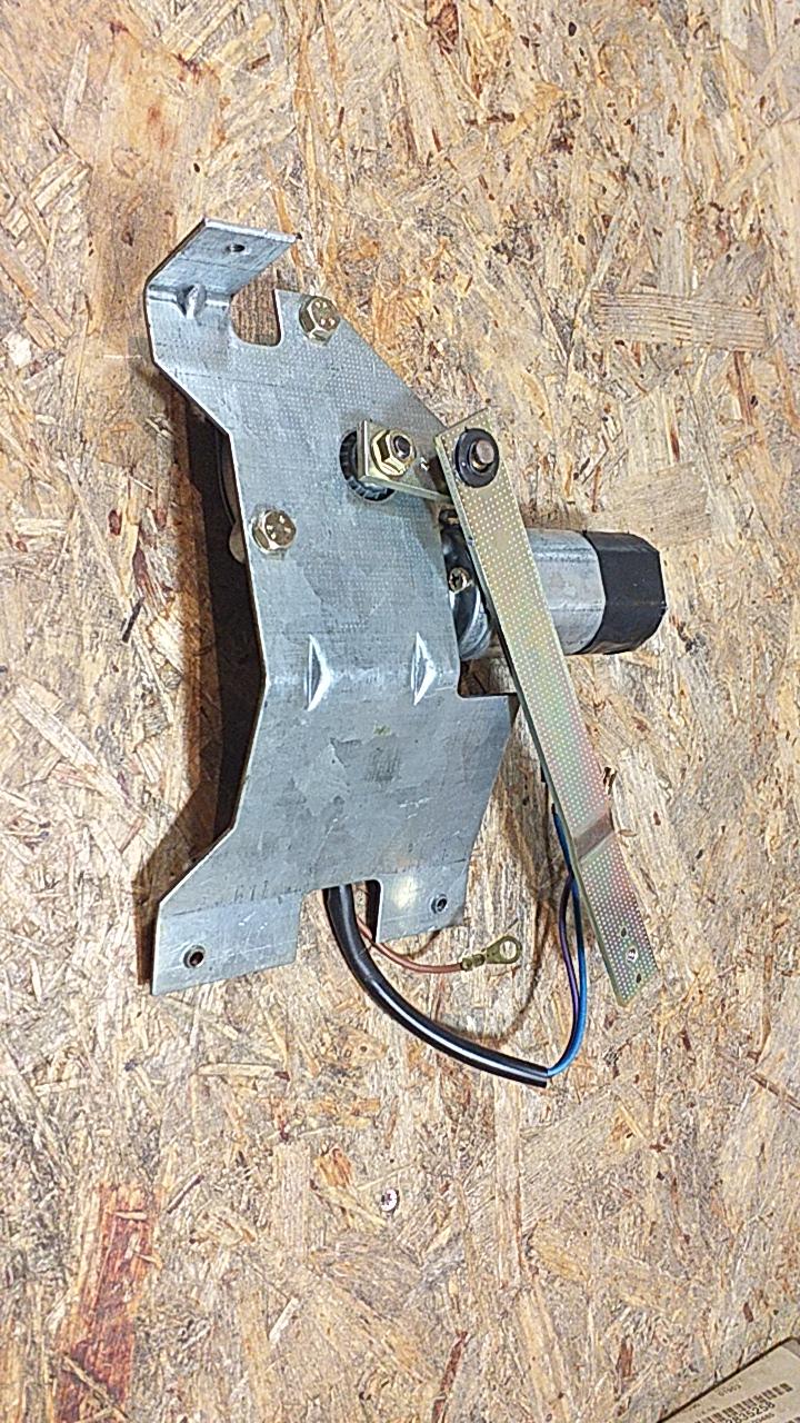 Kadett D Caravan Wischermotor hinten original GM Opel NEU