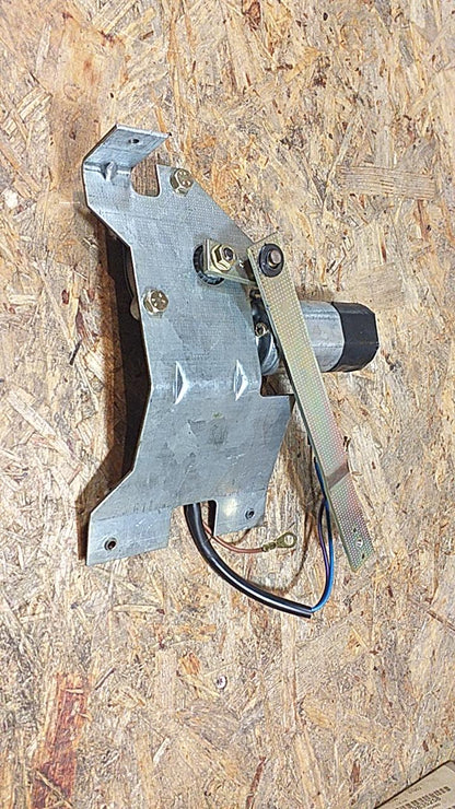 Kadett D Caravan Wischermotor hinten original GM Opel NEU