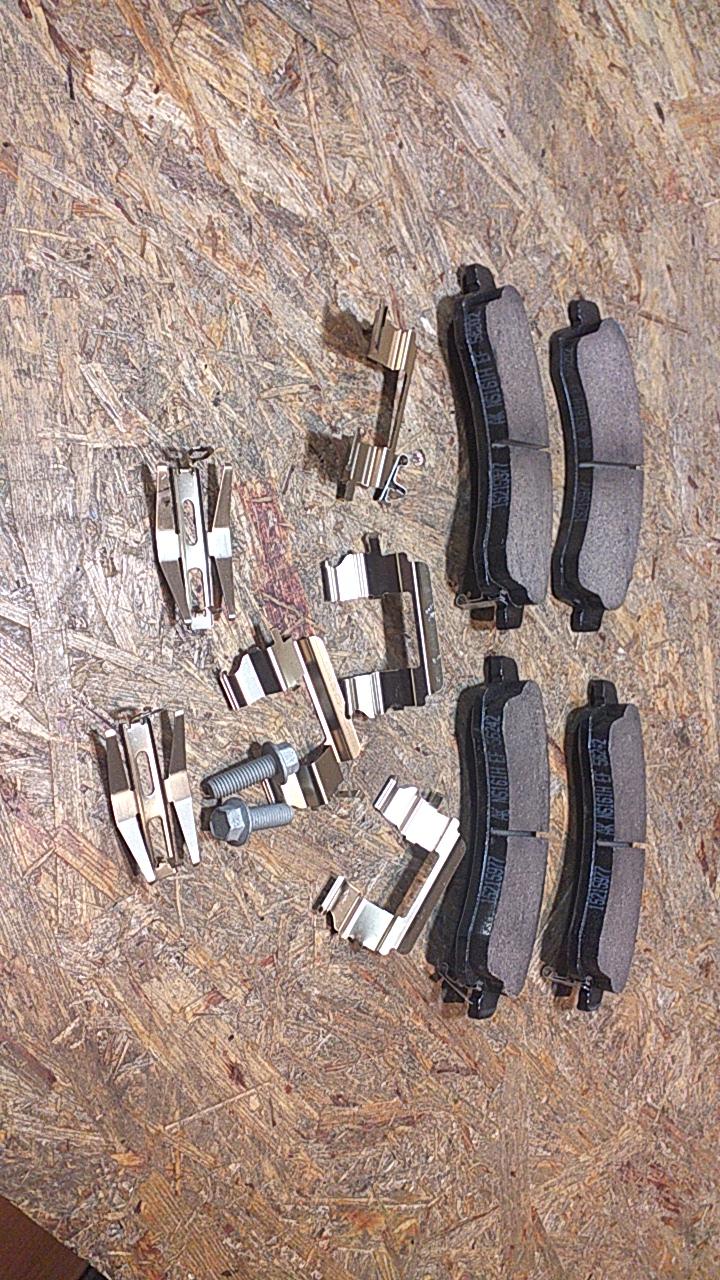 Chevrolet Trailblazer GMC Envoy Oldsmobile Bravada Bremsbeläge vorne original AC Delco NEU