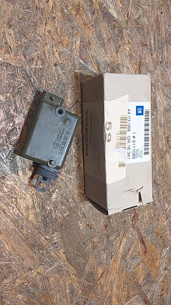 Movano A  Motor Türverriegelung original GM Opel NEU