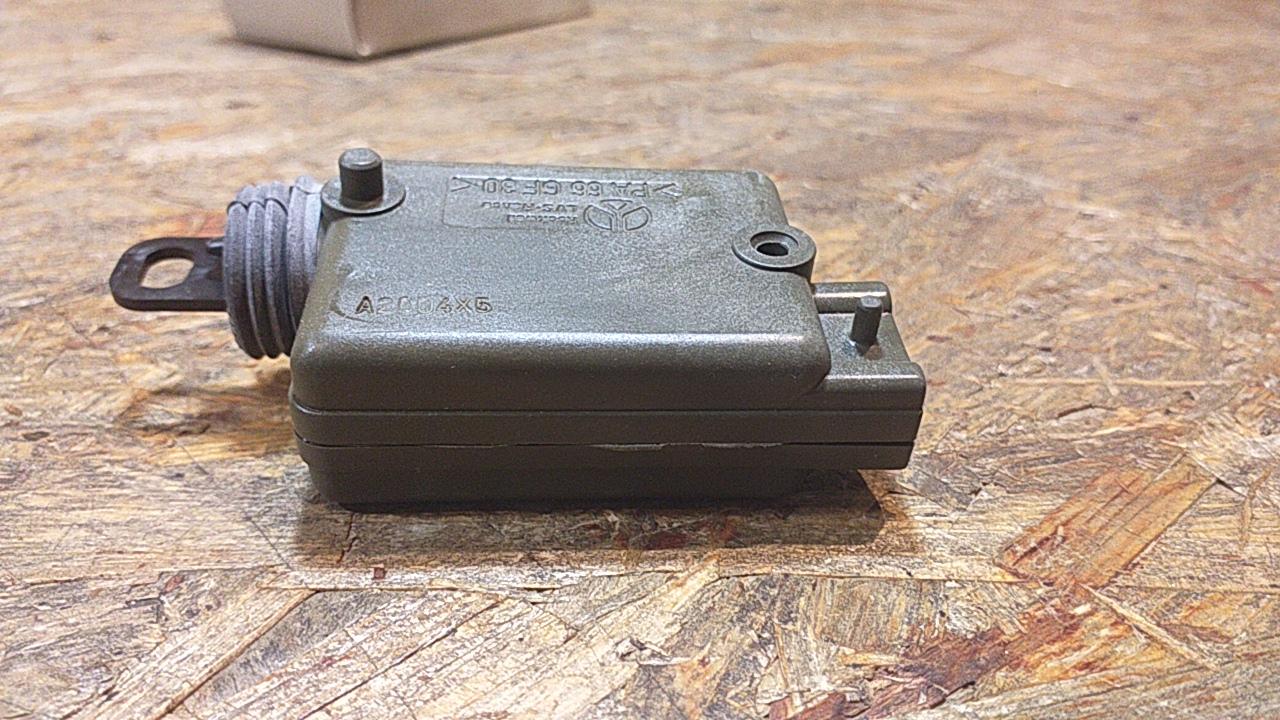 Movano A  Motor Türverriegelung original GM Opel NEU