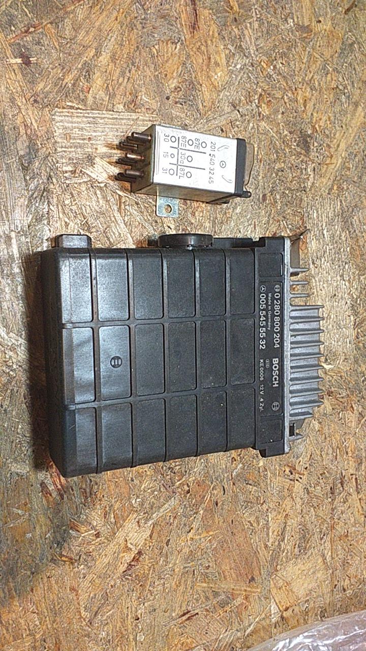 Mercedes Benz W124/ W201 Motorsteuergerät mit Relais original Bosch NEU