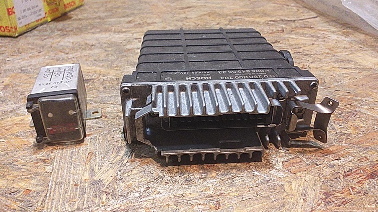Mercedes Benz W124/ W201 Motorsteuergerät mit Relais original Bosch NEU