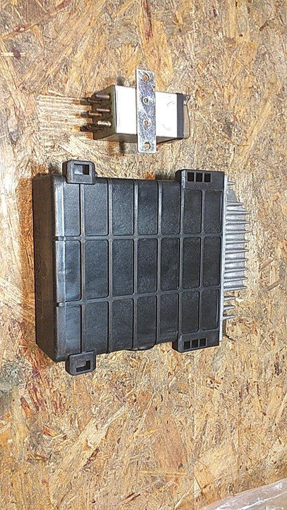 Mercedes Benz W124/ W201 Motorsteuergerät mit Relais original Bosch NEU