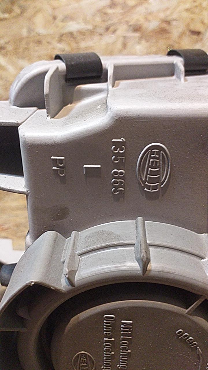 Kadett E Nebelscheinwerfer links original Hella NEU