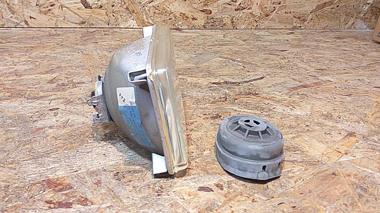 Toyota Nissan Mazda Mitsubishi Einsatz für H4/H1-Hauptscheinwerfer original Hella NEU