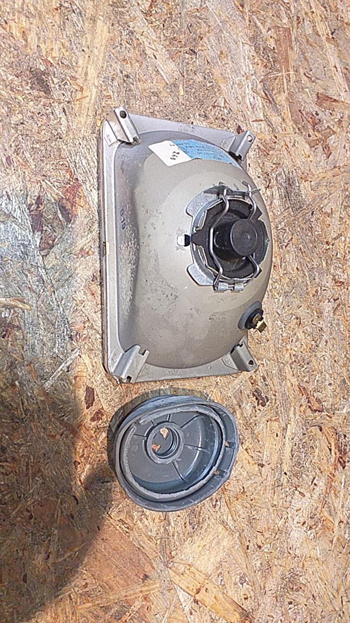 Toyota Nissan Mazda Mitsubishi Einsatz für H4/H1-Hauptscheinwerfer original Hella NEU