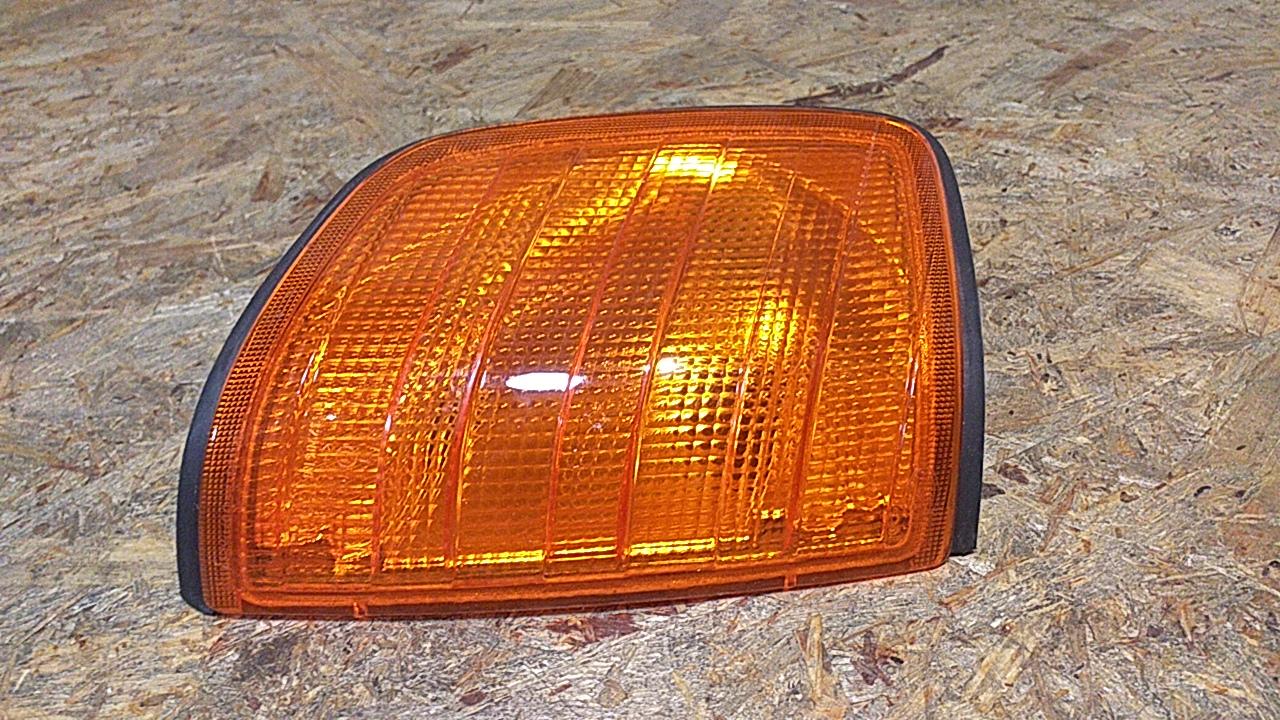 Mercedes E-Klasse Blinker vorne rechts original Hella NEU