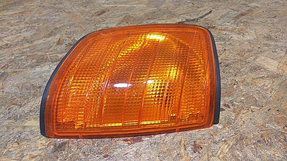 Mercedes E-Klasse Blinker vorne rechts original Hella NEU