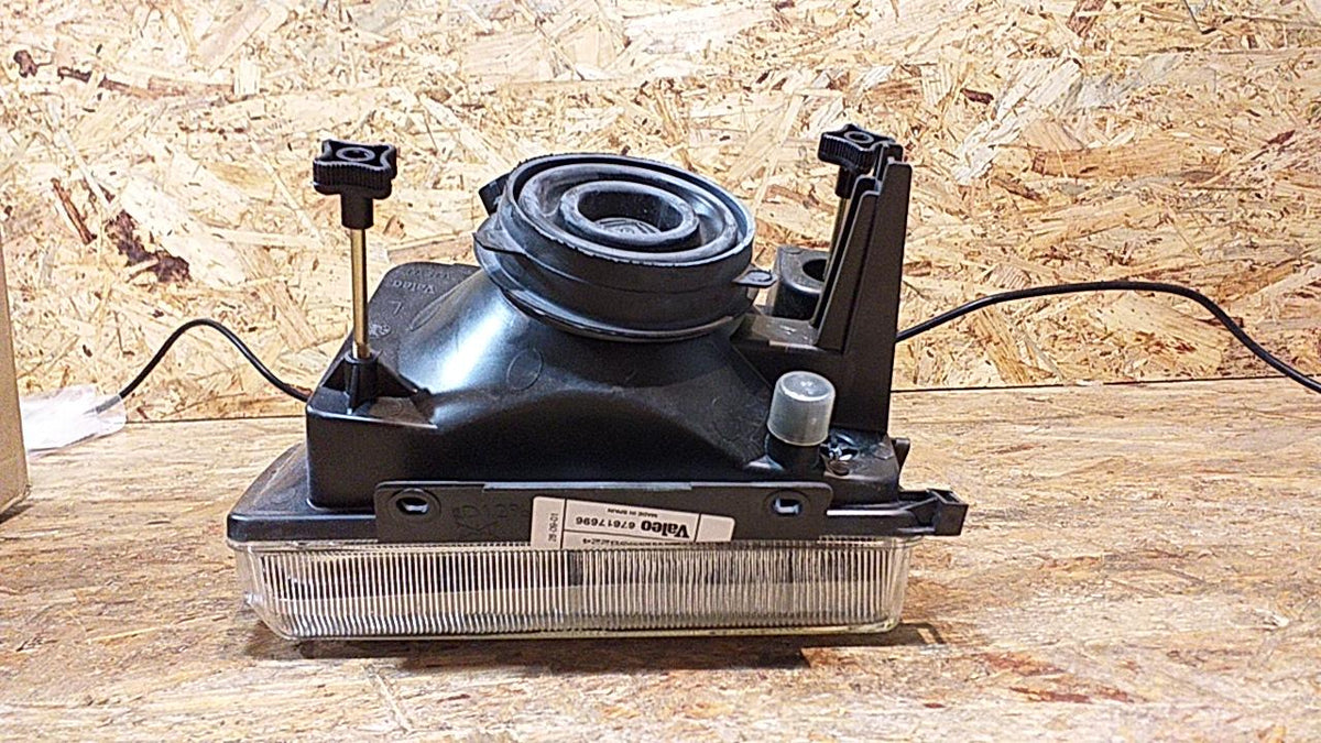 Corsa A Scheinwerfer links original GM Opel NEU