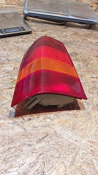 Kadett E Heckleuchte links original GM Opel NEU