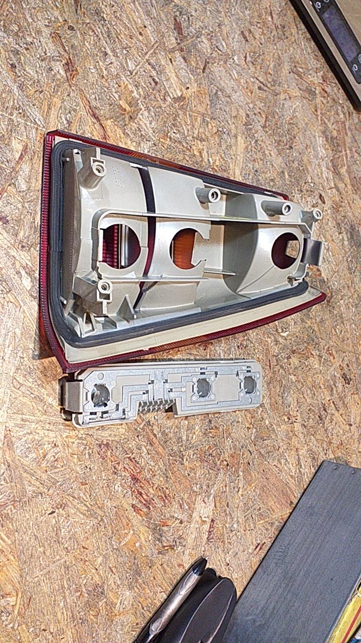 Kadett E Heckleuchte links original GM Opel NEU