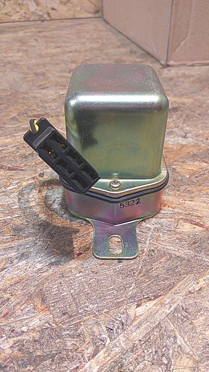 Mitsubishi Oldtimer Lichtmaschinenregler original Bosch NEU