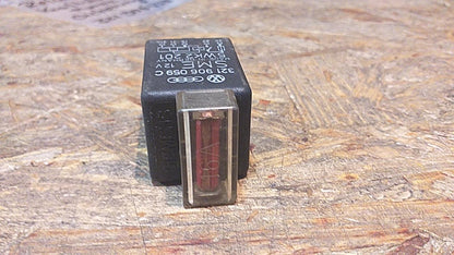 Mk1/2 Scirocco Relais Kraftstoffpumpe mit Sicherung original Siemens NEU