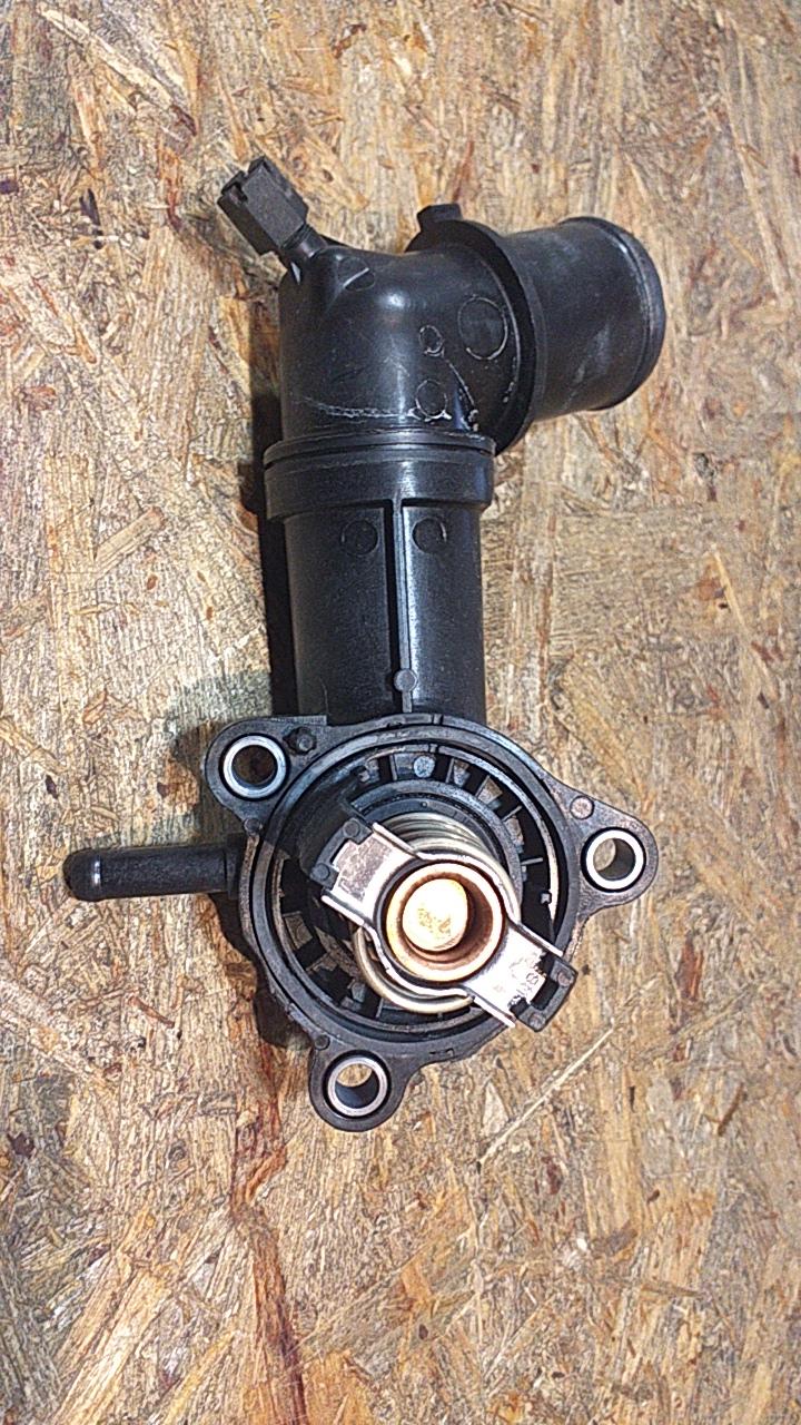 Insignia Astra J Zafira C Thermostat mit Gehäuse original GM Opel NEU