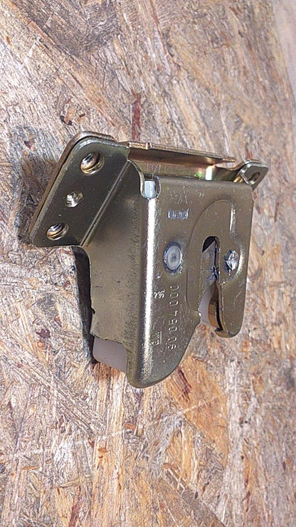 Kadett D Heckklappenschloss original GM Opel NEU