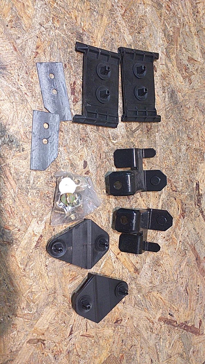 Rekord E 2 Befestigungssatz Stoßstange hinten original GM Opel NEU