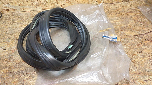 Astra Classic/ F Gummiabdichtung Hintertüre mit Falschabdeckung anthrazit original GM Opel NEU