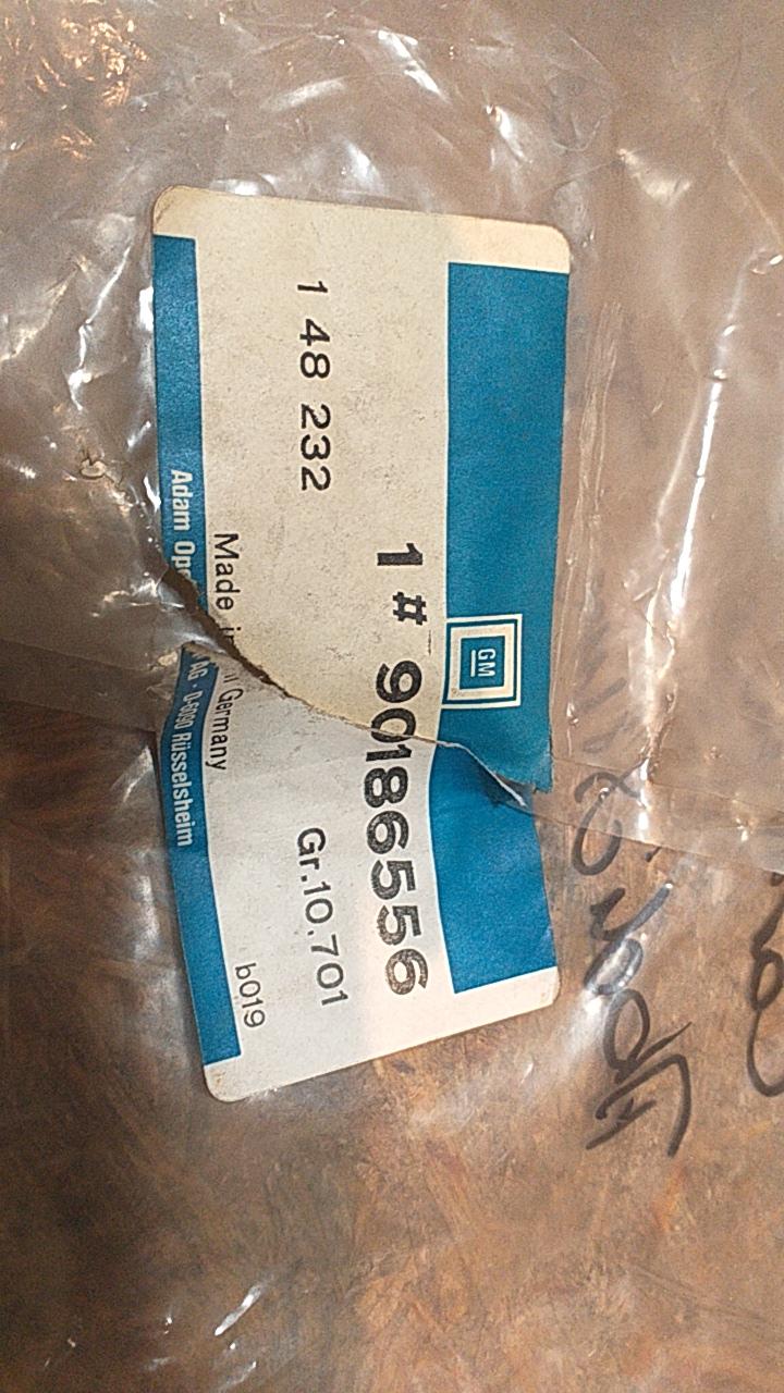 Kadett E Schäg-Stufenheck Caravan Abdichtung Fensterführung original GM Opel NEU