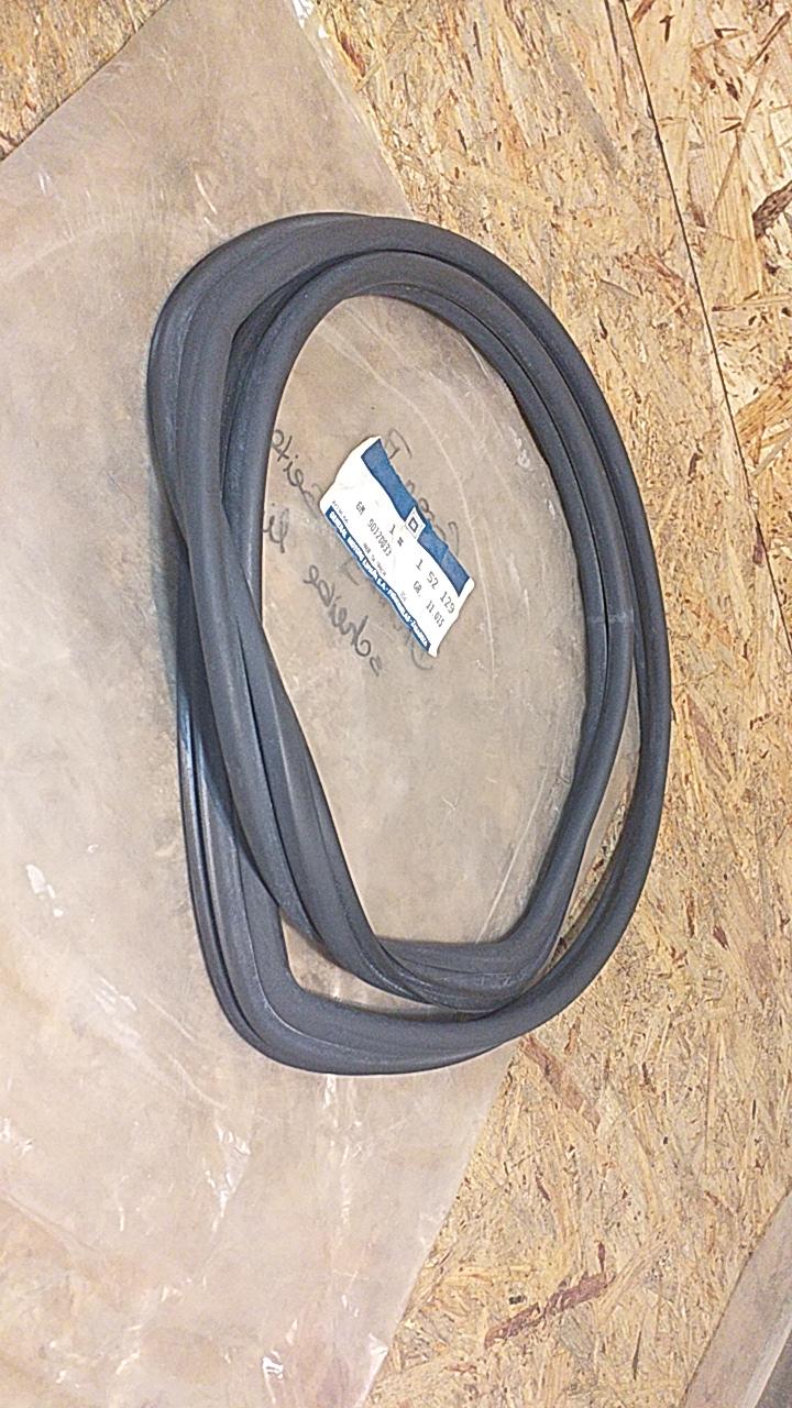 Corsa A 3-Türer Dichtung Seitenscheibe links original GM Opel NEU