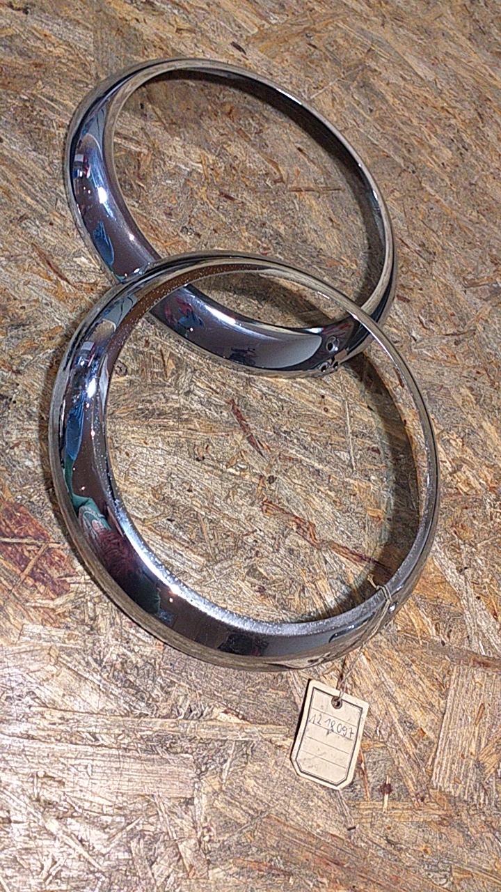 Kapitän 53-57 Set Zierringe an Scheinwerfer aus Altbestand original Bosch NEU