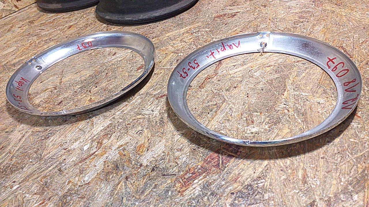 Kapitän 53-57 Set Zierringe an Scheinwerfer aus Altbestand original Bosch NEU