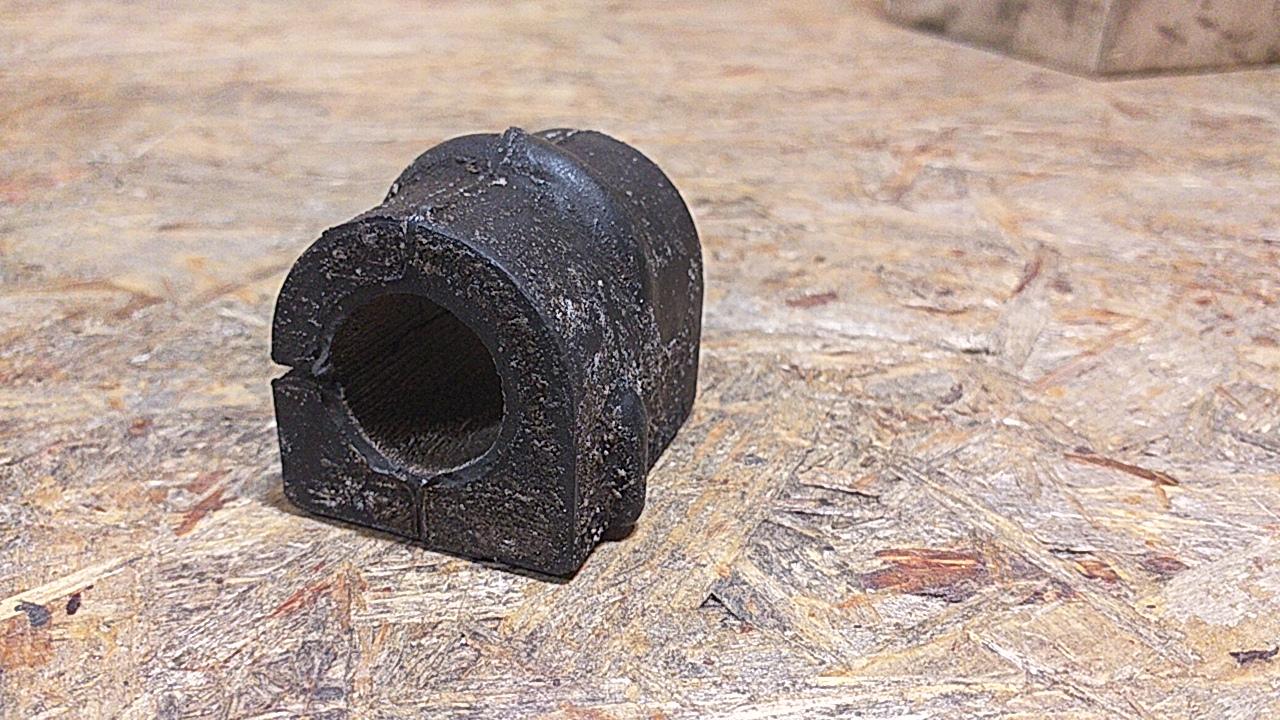 Rekord D Commodore B Stabi Gummilager vorne original GM Opel NEU