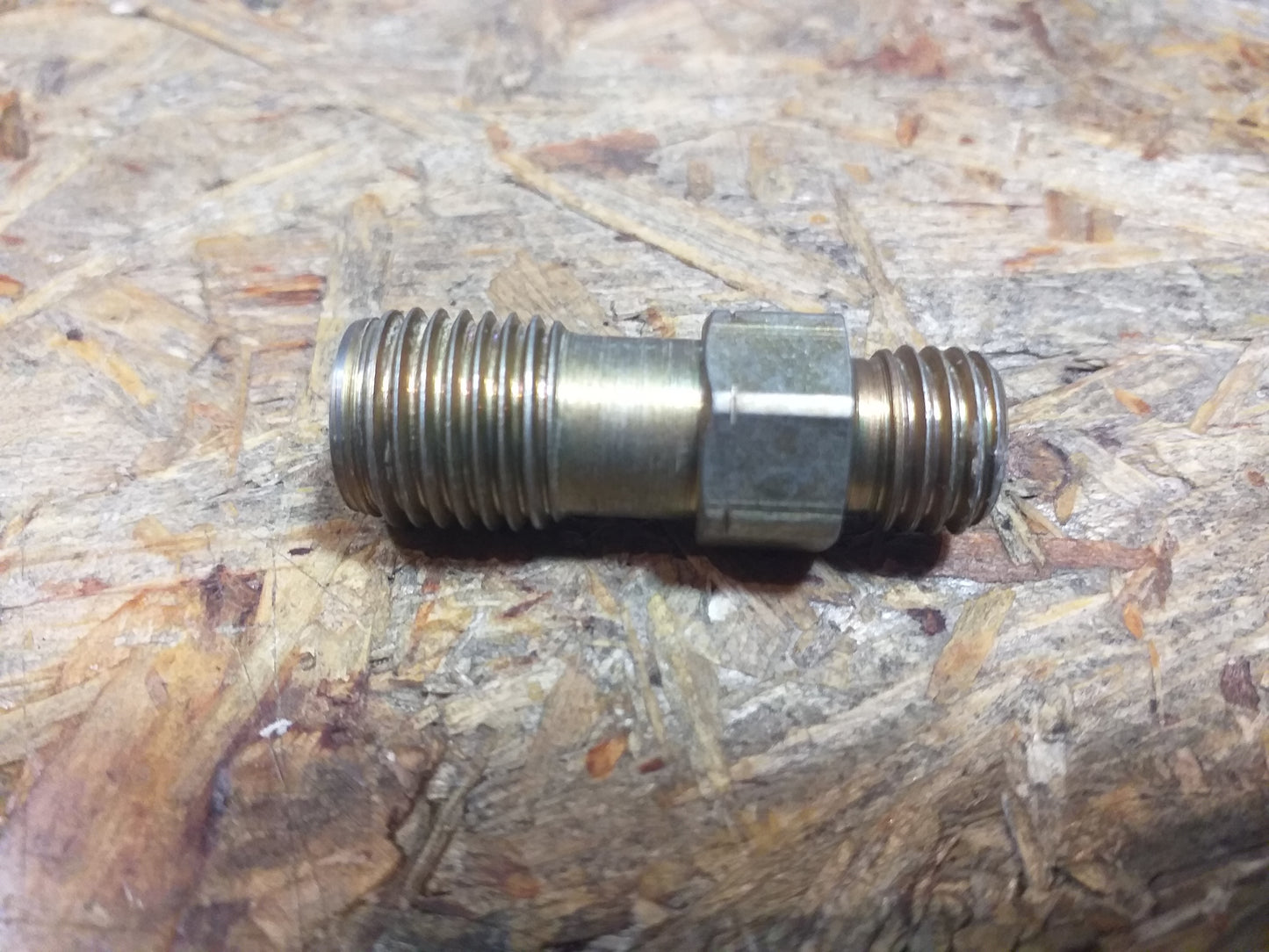 Kadett E  Anschluss Einspritzleitung original GM Opel NEU